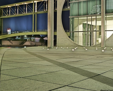 Eine Bootsfahrt durch das Berliner Regierungsviertel