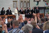 Was ist eigentlich Demokratie? - Zwei Momentaufnahmen von heute