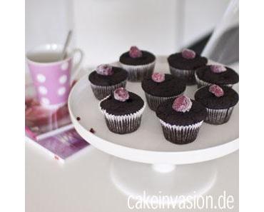 Schokoladencupcakes mit Himbeeren