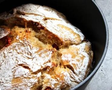 Ciabatta mit getrockneten Tomaten und Thymian