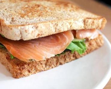 Sommerliche Avocado-Lachs-Sandwiches