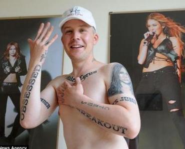 Carl McCoid: Extremster Miley Cyrus Fan!