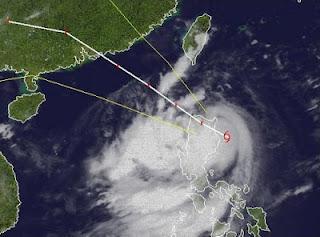 Tropischer Sturm KAI-TAK auf dem Weg nach Hong Kong ist immer noch auf den Philippinen