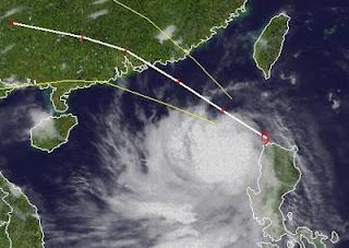 Noch-Nicht-Taifun KAI-TAK (HELEN) weiter auf Abwegen