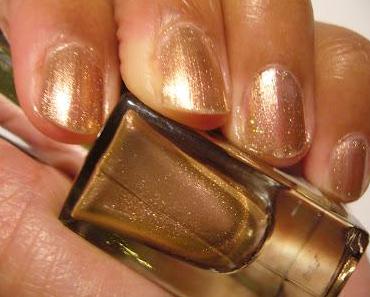 NOTD | P2 Color Victim Nail Polish | 870 sparkling surprise