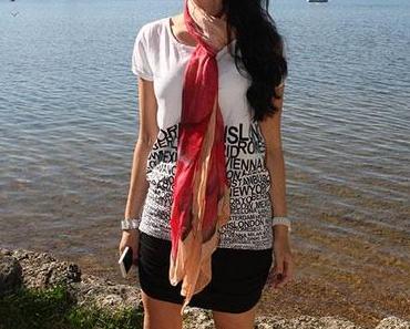 Visiting Chiemsee – with miniskirt, Louboutins and city shirt