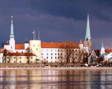 Das Schloß und die Altstadt von Riga