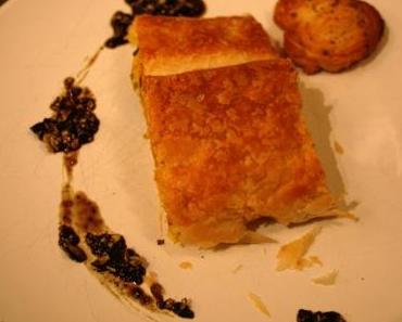 Kürbis-Blätterteigstrudel mit Kürbiskernpesto