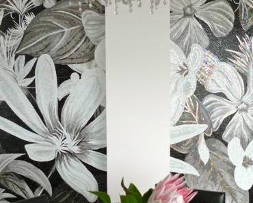 Blume mit einem "Schmankerl"