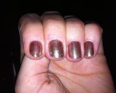 Neuer Liebling auf meinen Nägeln:  Alcina Cosmic Shine