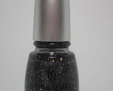 China Glaze - Some Like It Haute