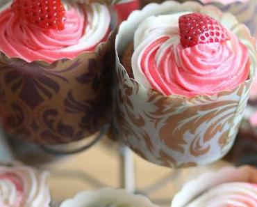Sonntags ist Kaffeezeit- Erdbeer & Sahne Cupcake