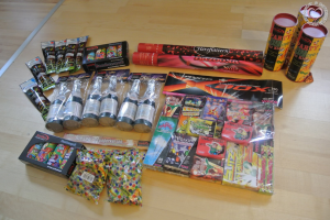 Feuerwerkskörper und Partyartikel