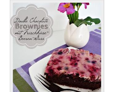Double Chocolate Brownies mit Frischkäse-Beeren-Guss