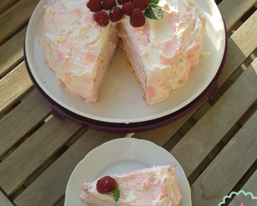 Rosa Wolken-Torte (Himbeer-Käse-Sahne)
