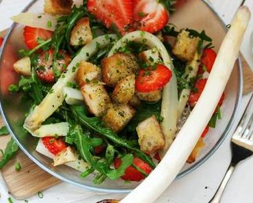 {Gesund & Lecker} Erdbeer-Spargelsalat mit Rucola