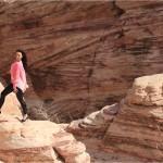 Schwarze Glanzhose mit pinkem Shirt – Mode & Reise Kalender 2013 – Juni 2013