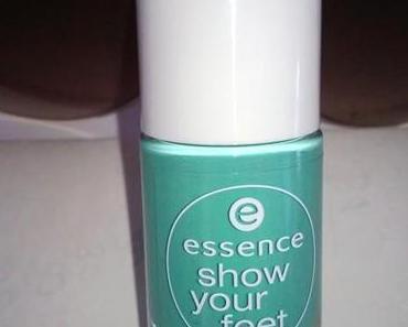 Essence show your feet – Mint & cream 29