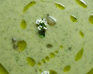 Brunnenkressesuppe mit Curryblätter-Öl und karamellisierten Birnen