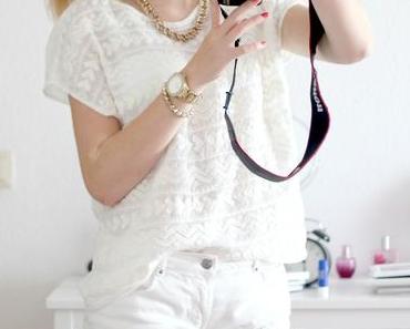 OUTFIT: WITHE AND GOLDEN DETAILS