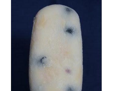 Heidelbeer-Karamell-Eis am Stiel