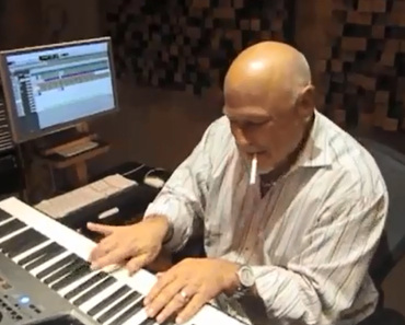Vorsicht Jazz: Jeff Bass (Produzent von Eminem) improvisiert über einen HipHop-Beat