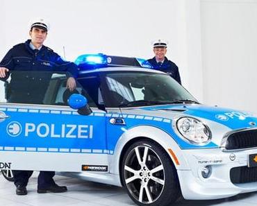 Als Polizeiauto der Elektro Mini