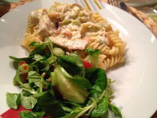Pasta mit Putengeschnetzeltem an Frischkäse-Lauch-Soße
