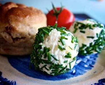 Grammelpogatschen mit Feta-Apfel Pralinen