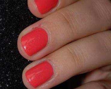 Lackschätzchen: Essie “Sunday Funday”