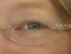 Dauerhafte Kosmetik mit Wimpernfarbe