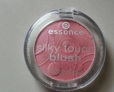 Ein Hauch Frühling auf die Wangen mit dem Essence "Silky Touch Blush"