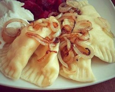 Pierogi Ruskie: Piroggen gefüllt mit Kartoffeln und Quark