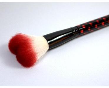 Review: Heart Blush Brush... der herzliche Rougepinsel