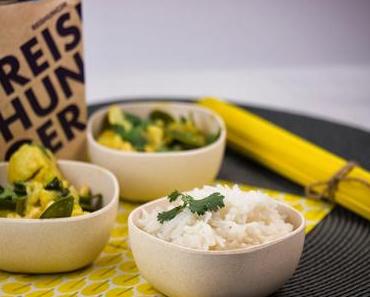 Vegetarisches Blumenkohl-Curry mit Zuckerschoten, Kokosmilch und Basmatireis
