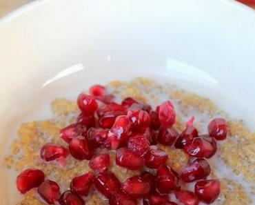 Chai-Quinoa mit Granatapfelkernen - oder "Wie das Inkakorn das Frühstück versüßen kann"