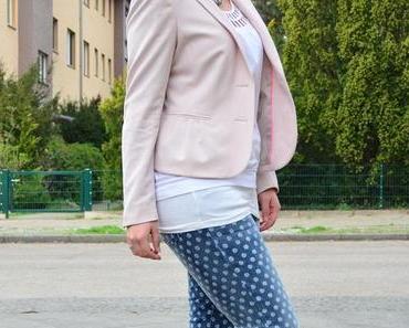 Pünktchenhose und Dutt [Outfit]