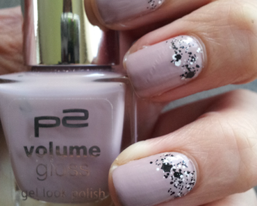 Geschäftsfrau mit Polka Dots