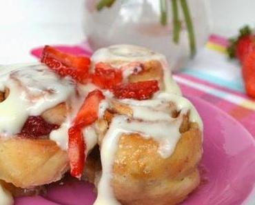 leckere sachen // strawberry cinnamon rolls mit cream cheese frosting