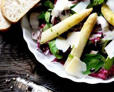 Lauwarmer Spargelsalat mit weißem Pfeffer