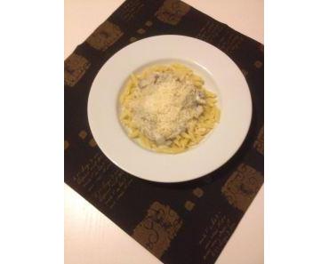 Nudeln mit “weißer Soße”