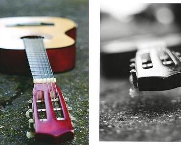 WHO KNOWS ALL THE CHORDS