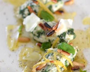 Ricotta-Spinat-Nocken mit Pinienkern-Zitronen-Butter
