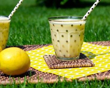 Sommerlich-cremiger Ananas-Kokos-Smoothie