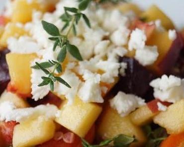 Quinoa mit Ofengemüse, Pfirsichen und Feta