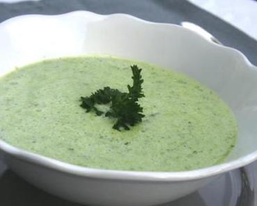 Zucchini-Kräuter Schaumsüppchen