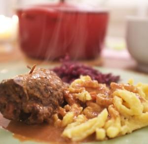 Rouladen mit Spätzle und Rotkohl