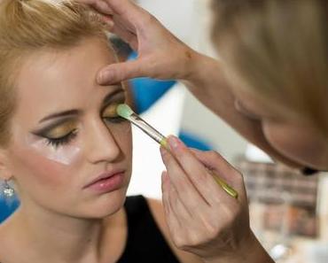 {Backstage als Make-up Artist} Cover-Shooting
