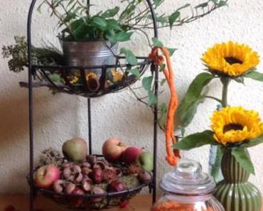 Friday-Flowerday – oder – Sonnenblumen und Früchte des Herbstes