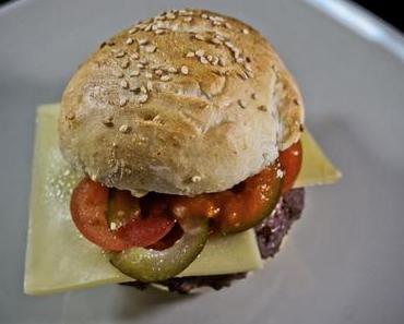 Cheeseburger – happy Cheese